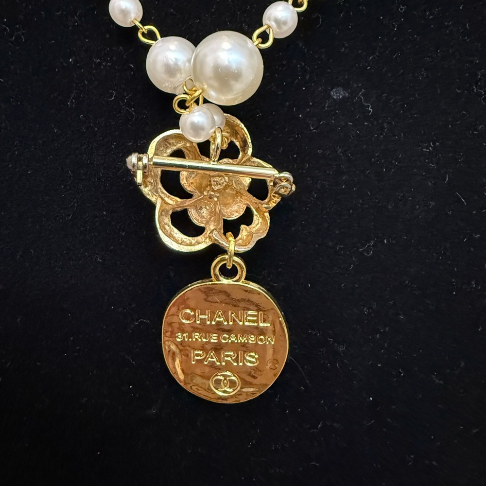 Elegant Gold and Cream Jewelry Set - Picture 5 of 14